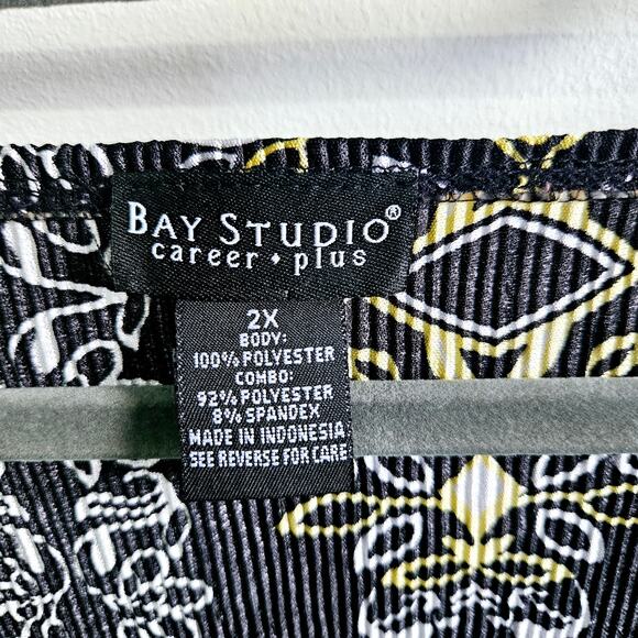 Bay Studio Womens 2X Square Neck Bell Sleeve Peasant Top Black Boho Floral Swirl - Picture 5 of 5